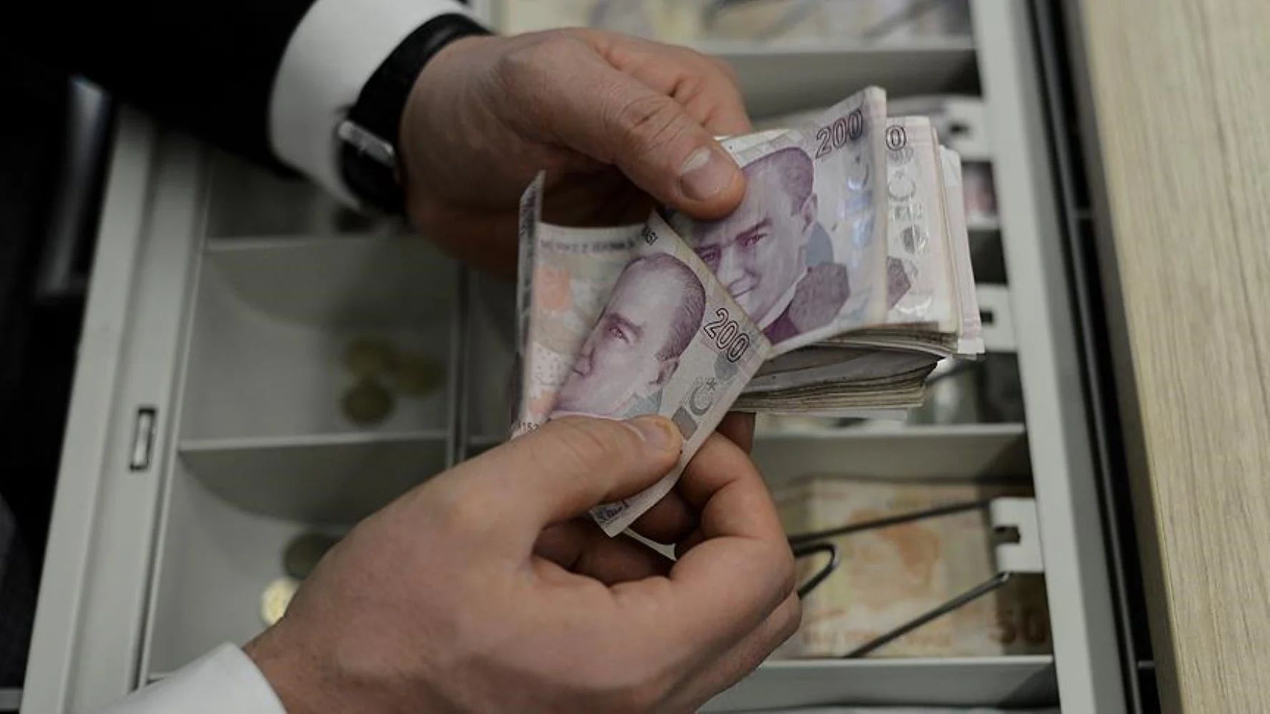 Konut Kredisi Çekecekler Dikkat! Faizler Yükseldi, Ödeme Tabloları Değişti: İşte Güncel Durum!
