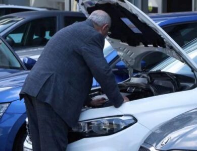 İkinci El Otomobil Piyasasında Bayram Öncesi Sessizlik: Yüksek Faizler ve Kredi Zorluğu Satışları Vurdu