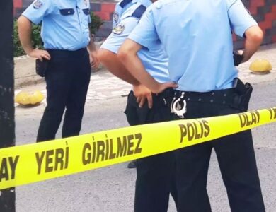 Zonguldak Karıştı: Okul Müdürü ve Oğluna Bıçaklı Saldırı!