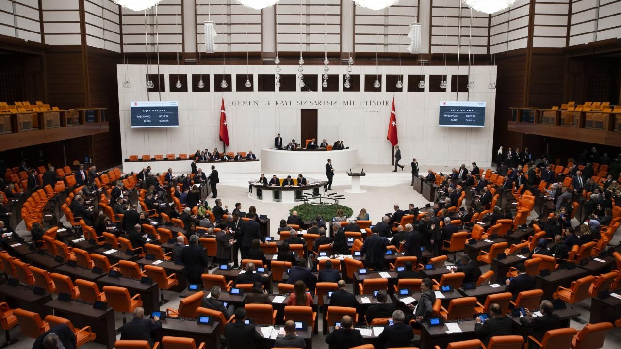 Tüm Öğretmenleri İlgilendiren Torba Yasa Meclisten Geçti!