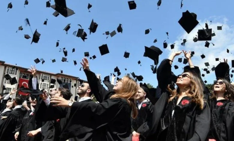 Türkiye'nin En Güçlü Diplomalarına Sahip Üniversiteler Belli Oldu: Mezunlar İş Aramadan Şirketlerin Radarına Giriyor!
