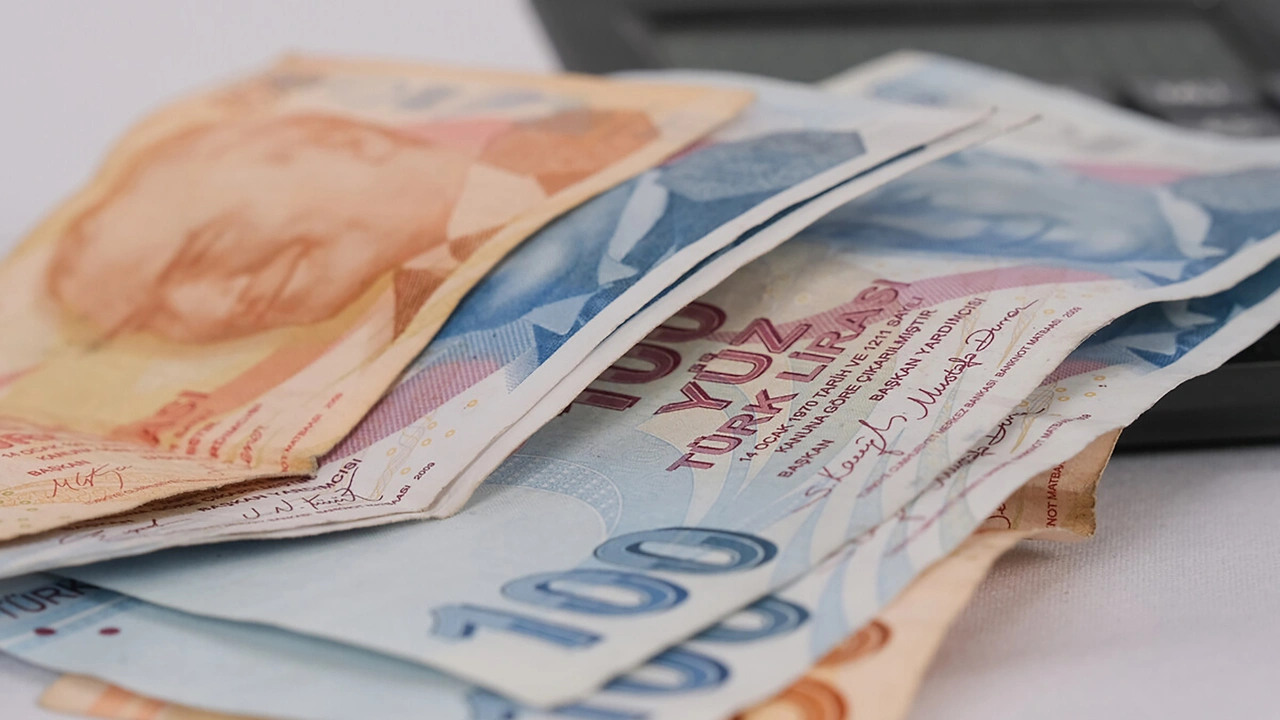 Emeklilere 4000 TL Bayram İkramiyesi Kesinleşti, Maaşlar İçin Kritik Karar!