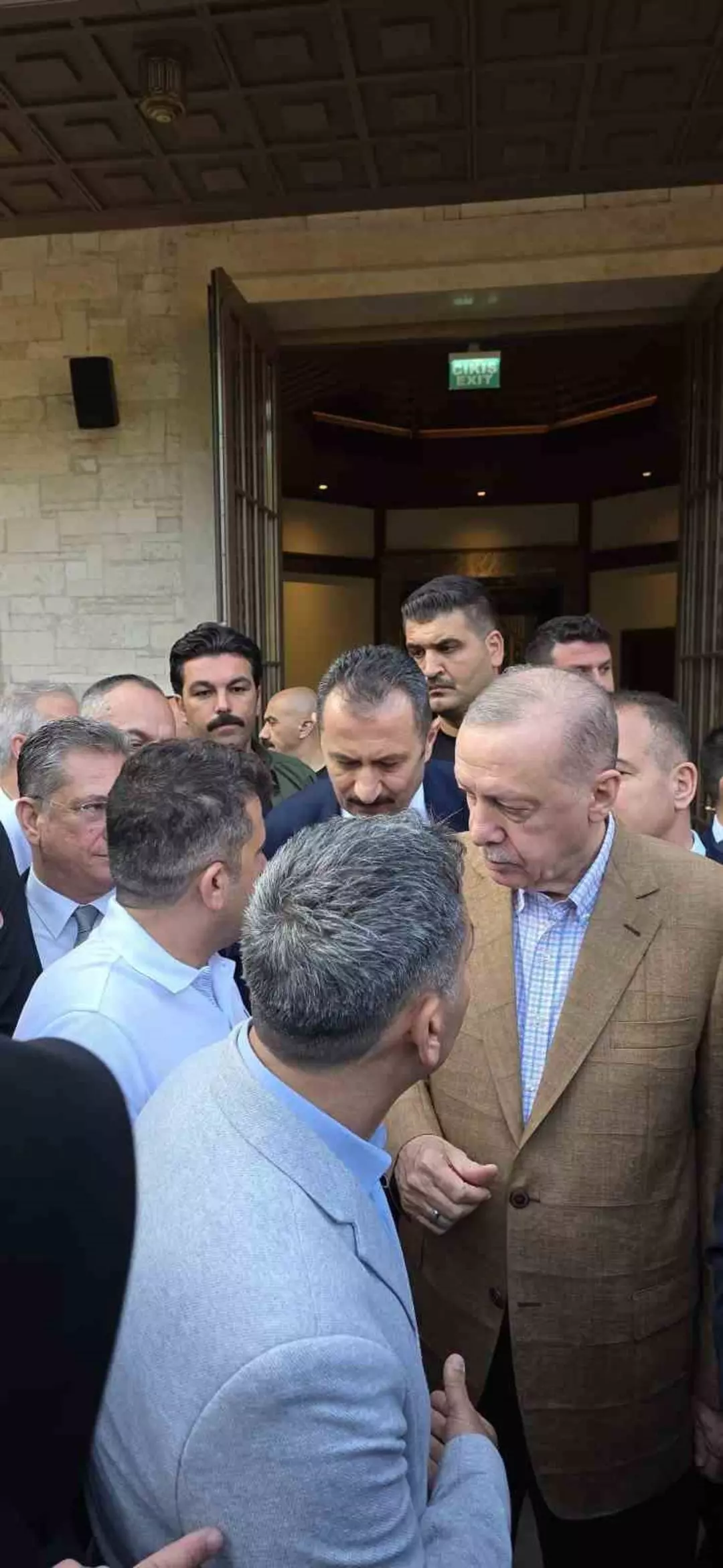 Cumhurbaşkanı Erdoğan'ın Kurban Bayramı Namazında Dikkat Çeken Detay!