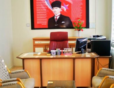 MEB'de şaşırtıcı iddia: Kantinci, ’ müdür tayin oldu’ diye helva dağıttı!