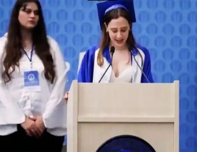 Üniversite birincisinin Atatürk'lü konuşması töreni ayağa kaldırdı