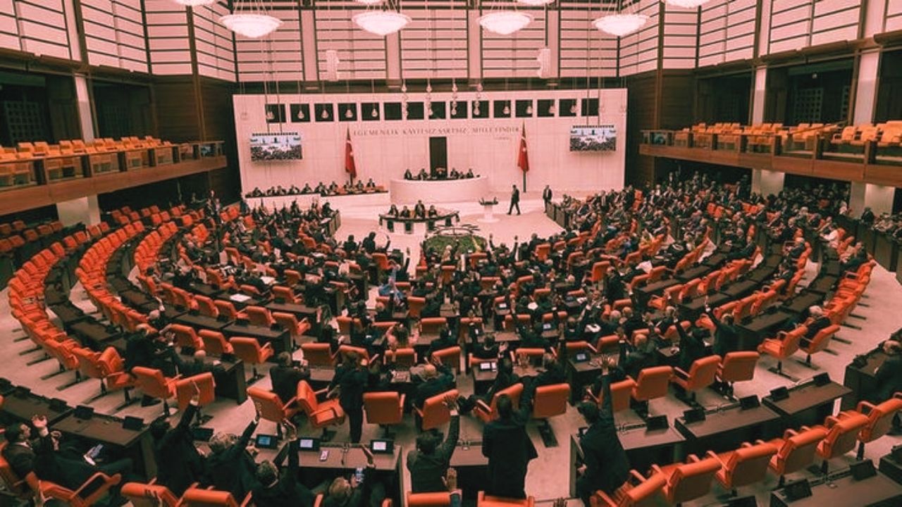Meclis'in Gündemi Çok Yoğun Olacak! İnfaz ve Yerel Yönetim Düzenlemeleri Yolda