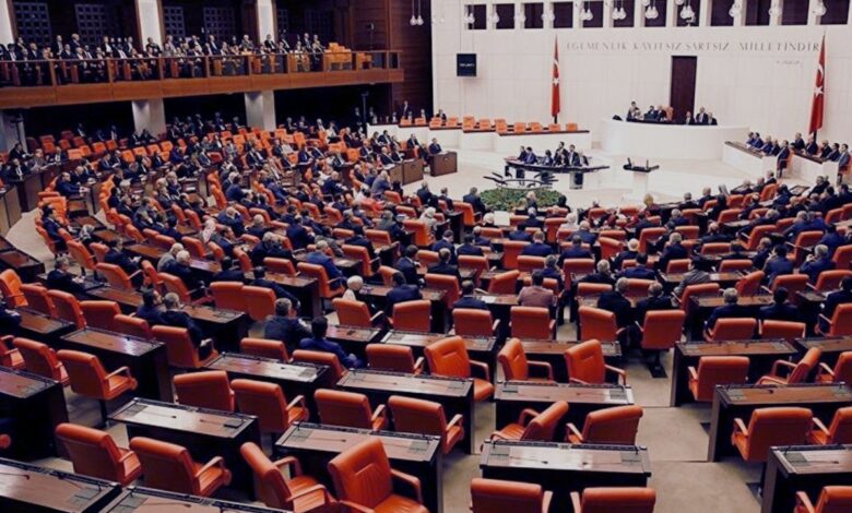 Meclis Yaz Tatilinde de Çalışacak: Gündemde Önemli Teklifler Var!