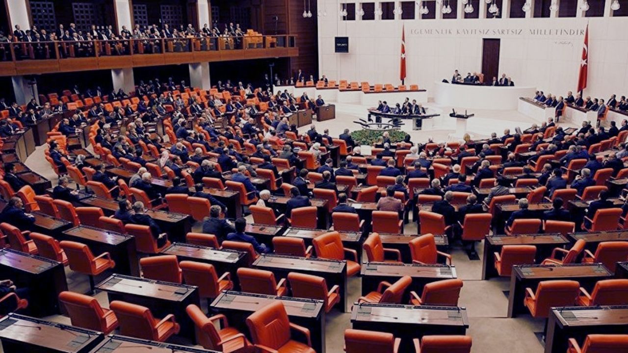 Meclis Yaz Tatilinde de Çalışacak: Gündemde Önemli Teklifler Var!