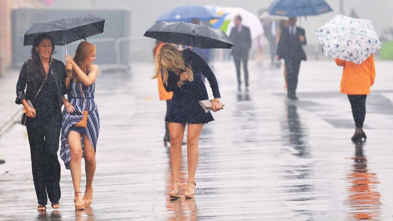 Meteoroloji İl İl Uyardı: Güneşe Aldanmayın, Sağanak Yağış Geliyor!
