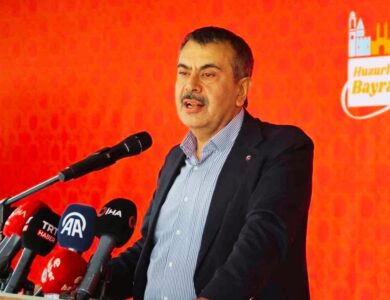 İl Milli Eğitim Müdürü Görevden mi Alındı? Bayramda Telefonlar Susturmadı!