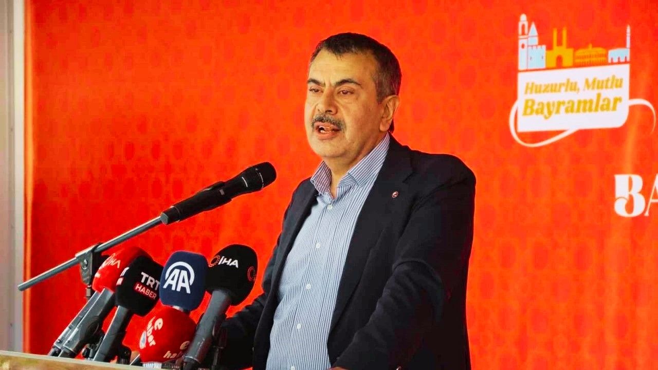 İl Milli Eğitim Müdürü Görevden mi Alındı? Bayramda Telefonlar Susturmadı!